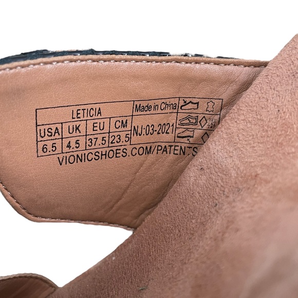 VIONIC Leticia Wedge Black Velcro Sandal EUC Size 6.5 - Picture 13 of 15